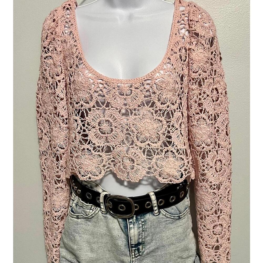 NWT Zara Pink Crochet Long Sleeve Crop Top Blouse, Size M - Picture 2 of 3